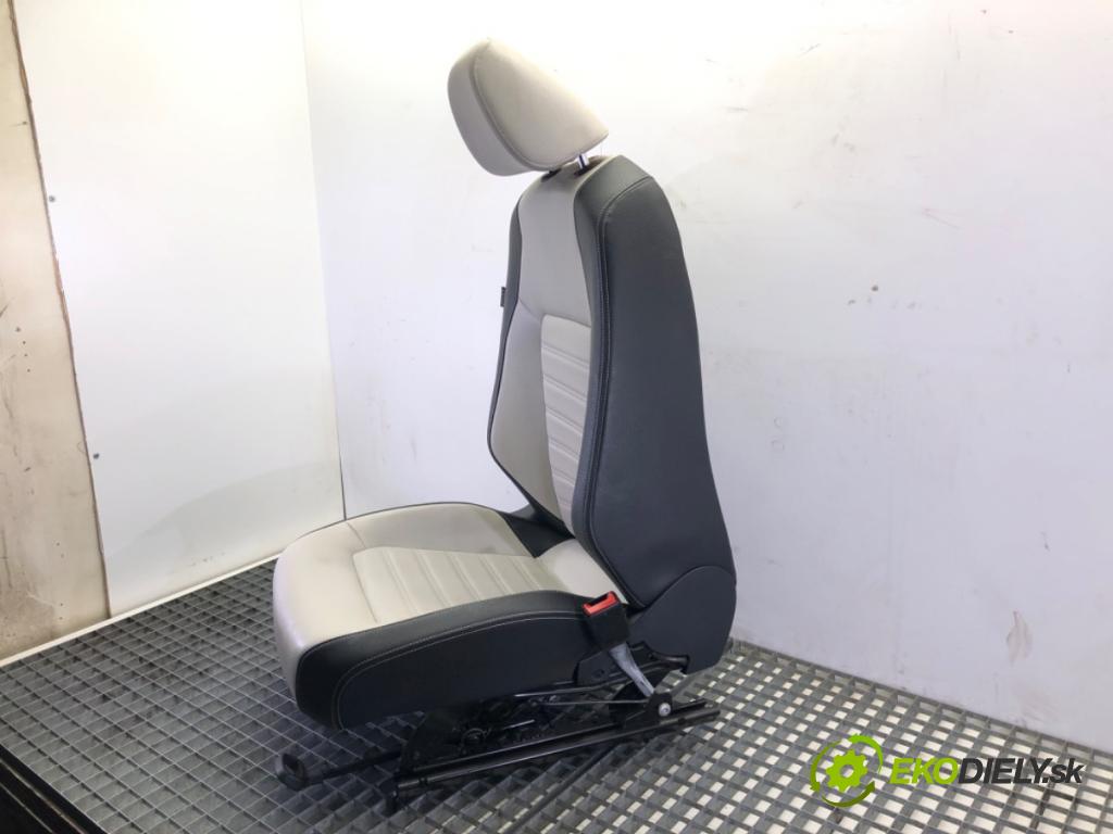 VW JETTA IV (162, 163, AV3, AV2) 2008 - 2022    1.8 TSI 125 kW [170 KM] benzyna 2014 - 2022  Sedadlo pravy predný