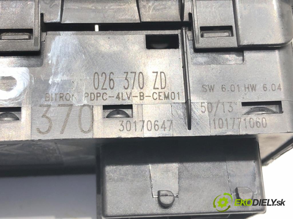 PEUGEOT 508 I (8D_) 2010 - 2018    2.0 HDi 103 kW [140 KM] olej napędowy 2010 - 2018  Prepínač okien 98026370ZD (Prepínače, spínače, tlačidlá a ovládače kúrenia)