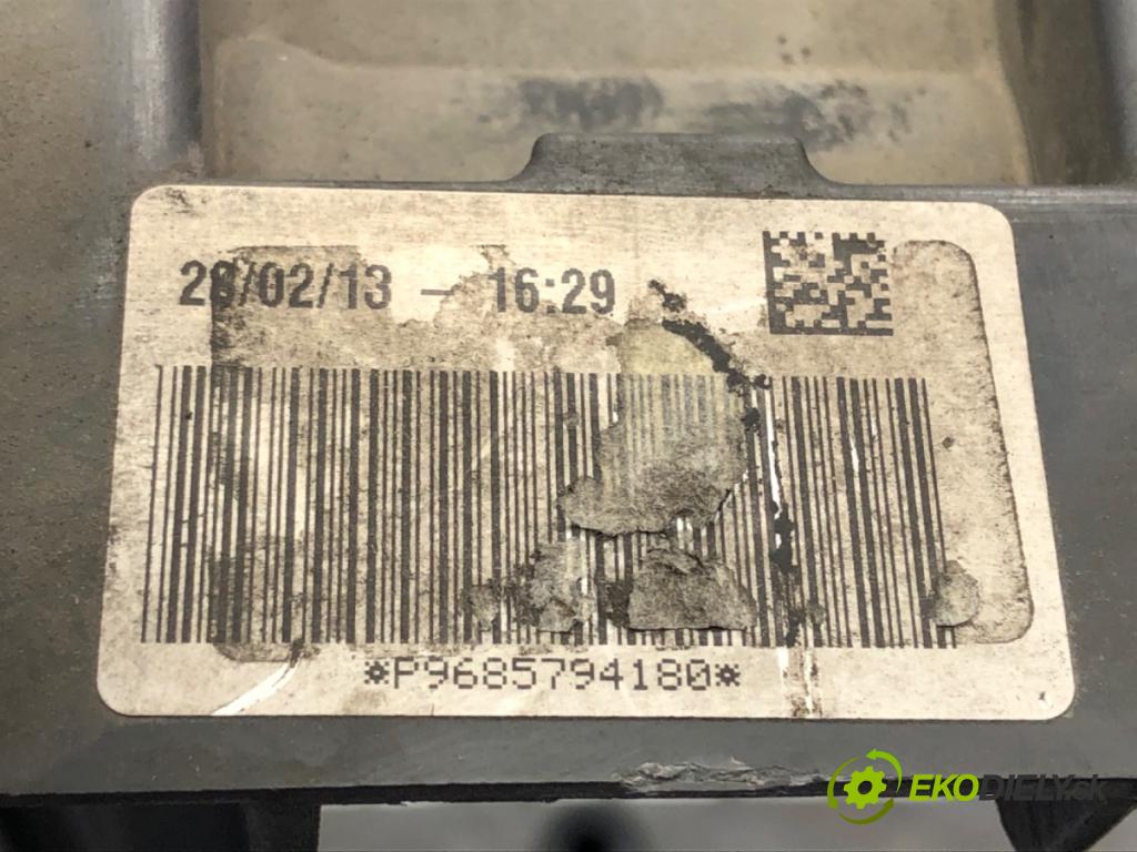 PEUGEOT 508 I (8D_) 2010 - 2018    2.0 HDi 103 kW [140 KM] olej napędowy 2010 - 2018  držák přední část 9685794180 (Výztuhy přední)