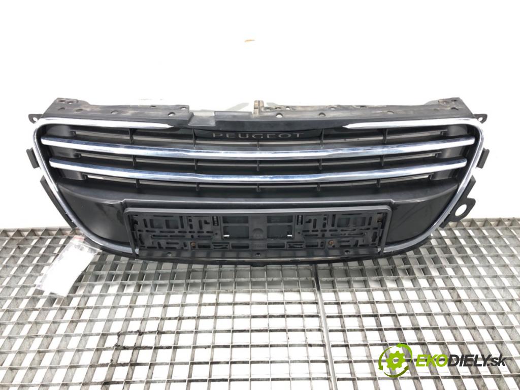 PEUGEOT 508 I (8D_) 2010 - 2018    2.0 HDi 103 kW [140 KM] olej napędowy 2010 - 2018  mřížka maska  (Mřížky (masky) chladičů)