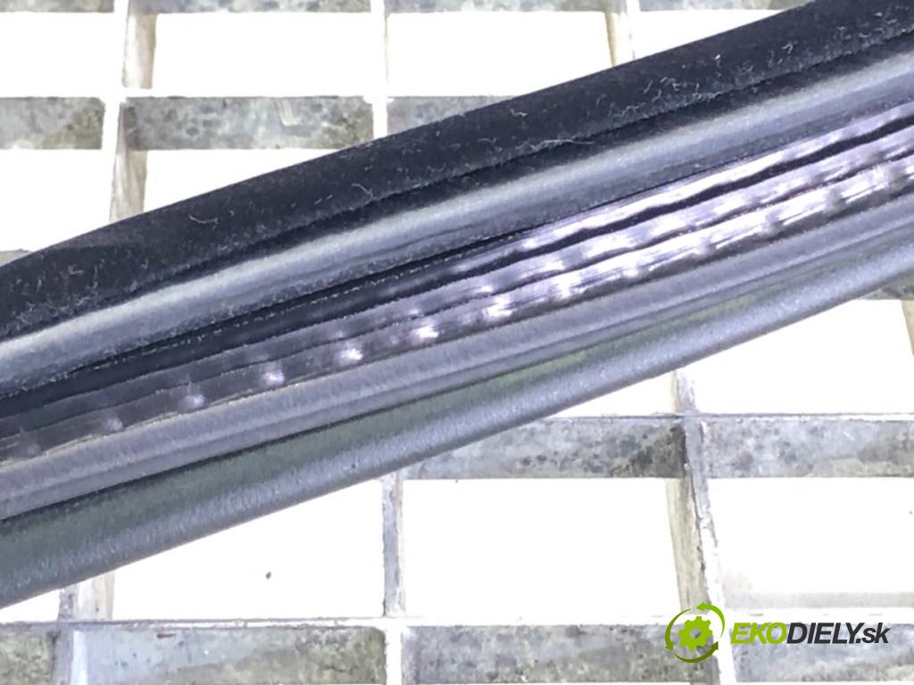 PEUGEOT 508 I (8D_) 2010 - 2018    2.0 HDi 103 kW [140 KM] olej napędowy 2010 - 2018  těsnění dveře zadní část levá strana  (Ostatní)