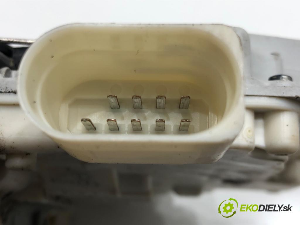 SEAT EXEO (3R2) 2008 - 2013    2.0 TDI 125 kW [170 KM] olej napędowy 2009 - 2013  zámok dveře levý přední část 8E1837015AA