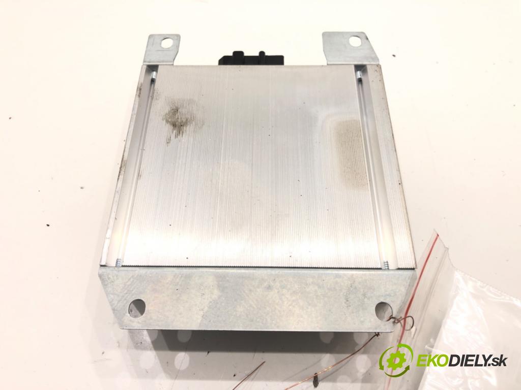 SEAT EXEO (3R2) 2008 - 2013    2.0 TDI 125 kW [170 KM] olej napędowy 2009 - 2013  Zosilňovač 3R0035223A (Zosilňovače)