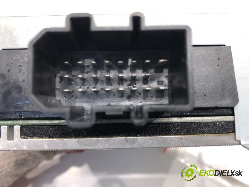 SEAT EXEO (3R2) 2008 - 2013    2.0 TDI 125 kW [170 KM] olej napędowy 2009 - 2013  Zosilňovač 3R0035223A (Zosilňovače)