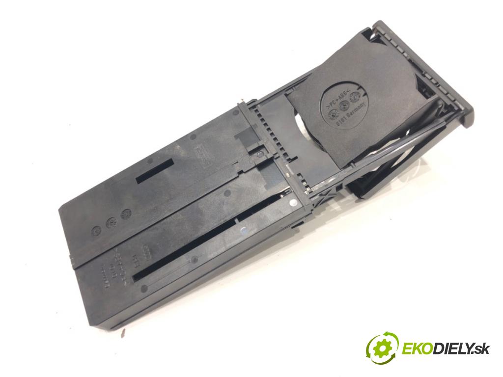 SEAT EXEO (3R2) 2008 - 2013    2.0 TDI 125 kW [170 KM] olej napędowy 2009 - 2013  Držiak na nápoje 8H1862534 (Úchyty, držiaky na nápoje)