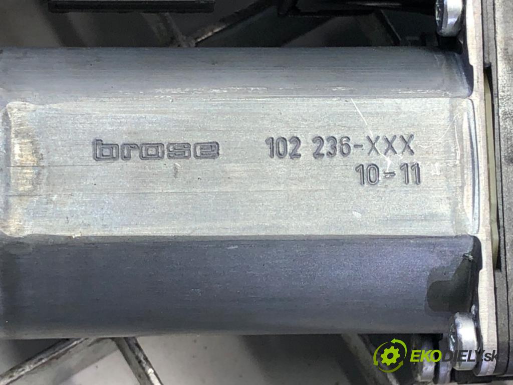SEAT EXEO (3R2) 2008 - 2013    2.0 TDI 125 kW [170 KM] olej napędowy 2009 - 2013  mechanismus okna pravý přední část 8E0837462C