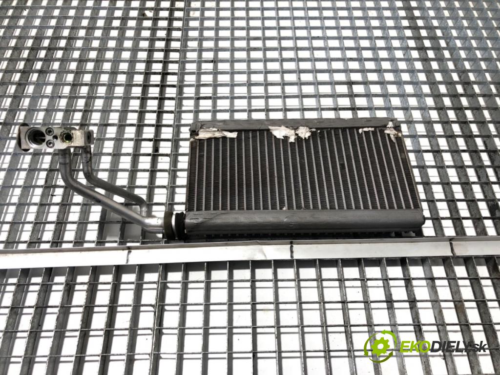 SCANIA P,G,R,T - series 2003 - 2022    R 450  chladič klimatizace topení 1772726