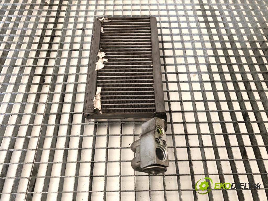 SCANIA P,G,R,T - series 2003 - 2022    R 450  chladič klimatizace topení 1772726