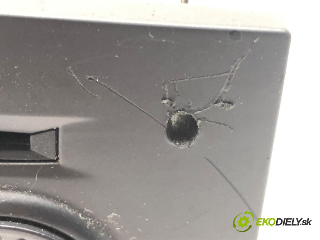 RENAULT CLIO III (BR0/1, CR0/1) 2005 - 2014    1.5 dCi (BR1C, CR1C) 76 kW [103 KM] olej napędowy 2005 - 2012  RADIO 8200607915B (Audio zariadenia)