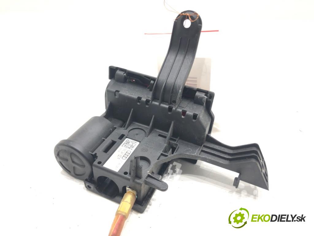 AUDI A4 Allroad B9 (8WH, 8WJ) 2016 - 2022    2.0 TFSI quattro 185 kW [252 KM] benzyna 2016 - 2022  Rozdeľovač PRĄDU 8W0941823F (Rozdeľovače)