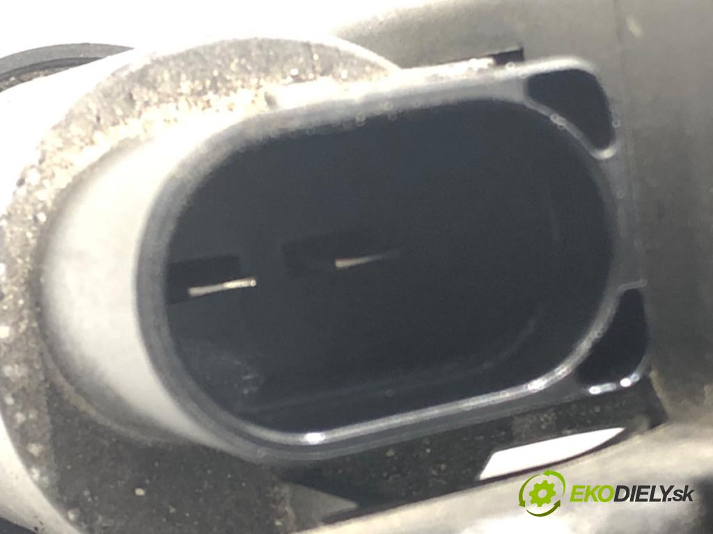 AUDI A4 Allroad B9 (8WH, 8WJ) 2016 - 2022    2.0 TFSI quattro 185 kW [252 KM] benzyna 2016 - 2022  Rozdeľovač PRĄDU 8W0941823F (Rozdeľovače)