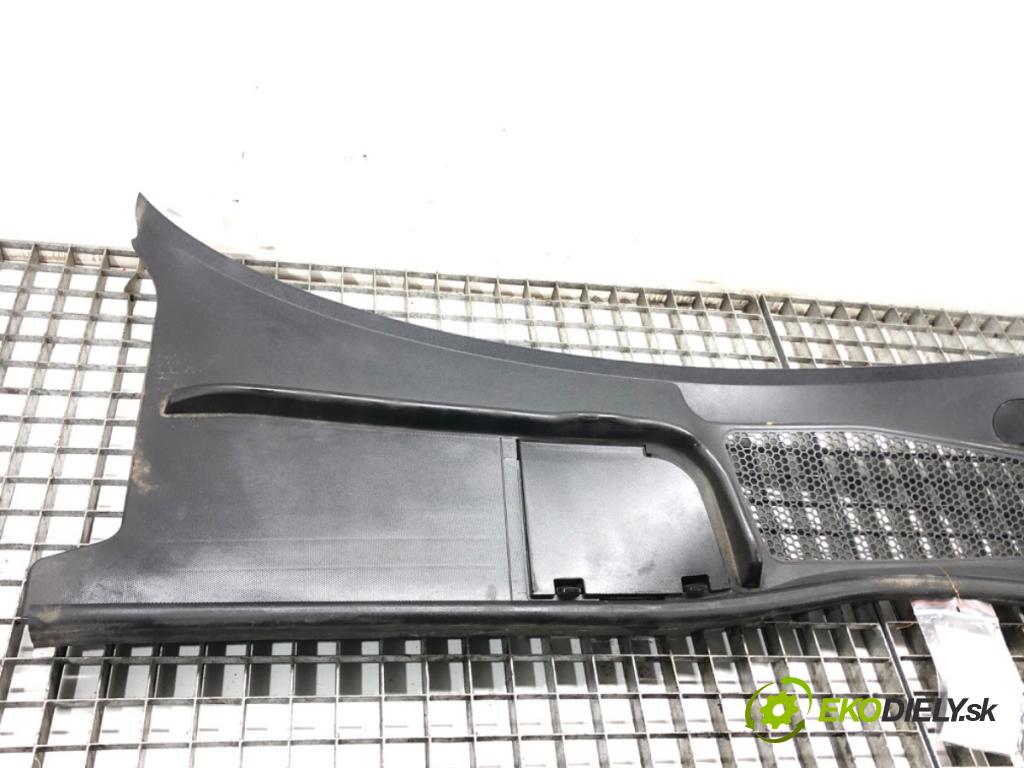 AUDI A4 Allroad B9 (8WH, 8WJ) 2016 - 2022    2.0 TFSI quattro 185 kW [252 KM] benzyna 2016 - 2022  Torpédo, plast pod čelné okno 8W1819403 (Torpéda)