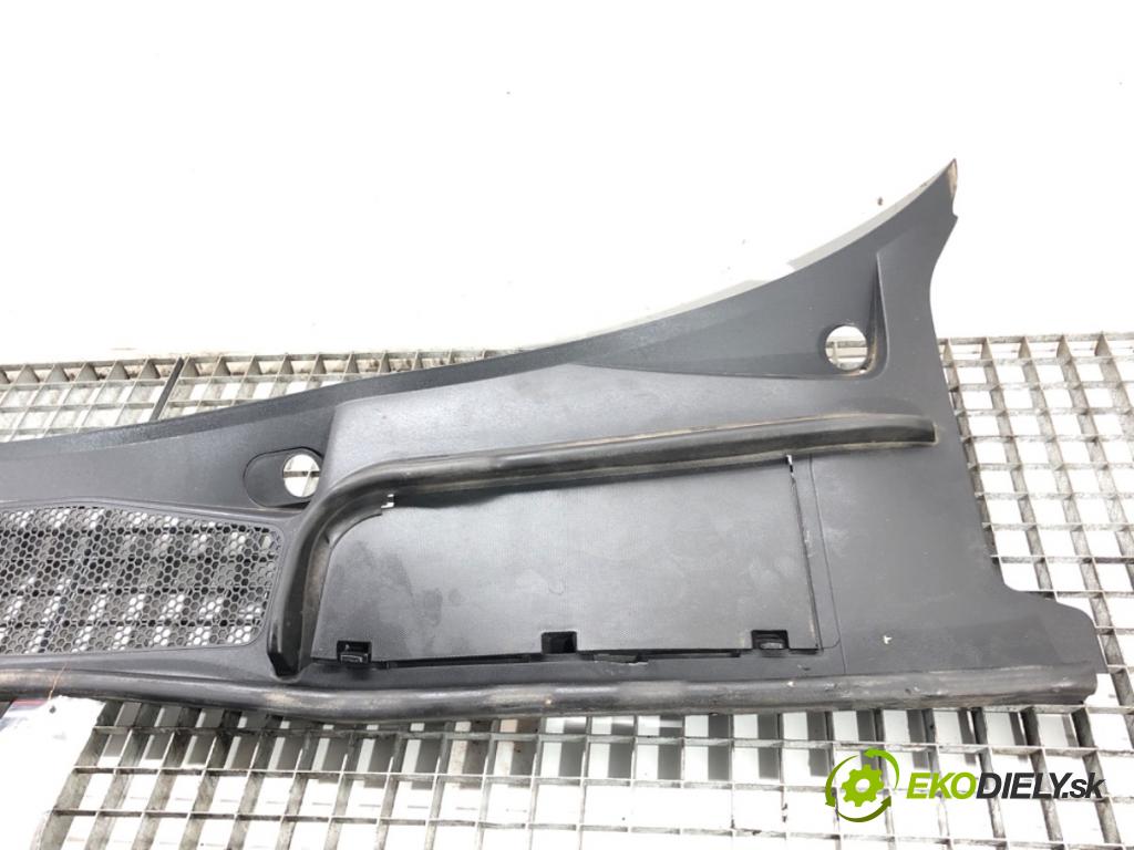 AUDI A4 Allroad B9 (8WH, 8WJ) 2016 - 2022    2.0 TFSI quattro 185 kW [252 KM] benzyna 2016 - 2022  Torpédo, plast pod čelné okno 8W1819403 (Torpéda)