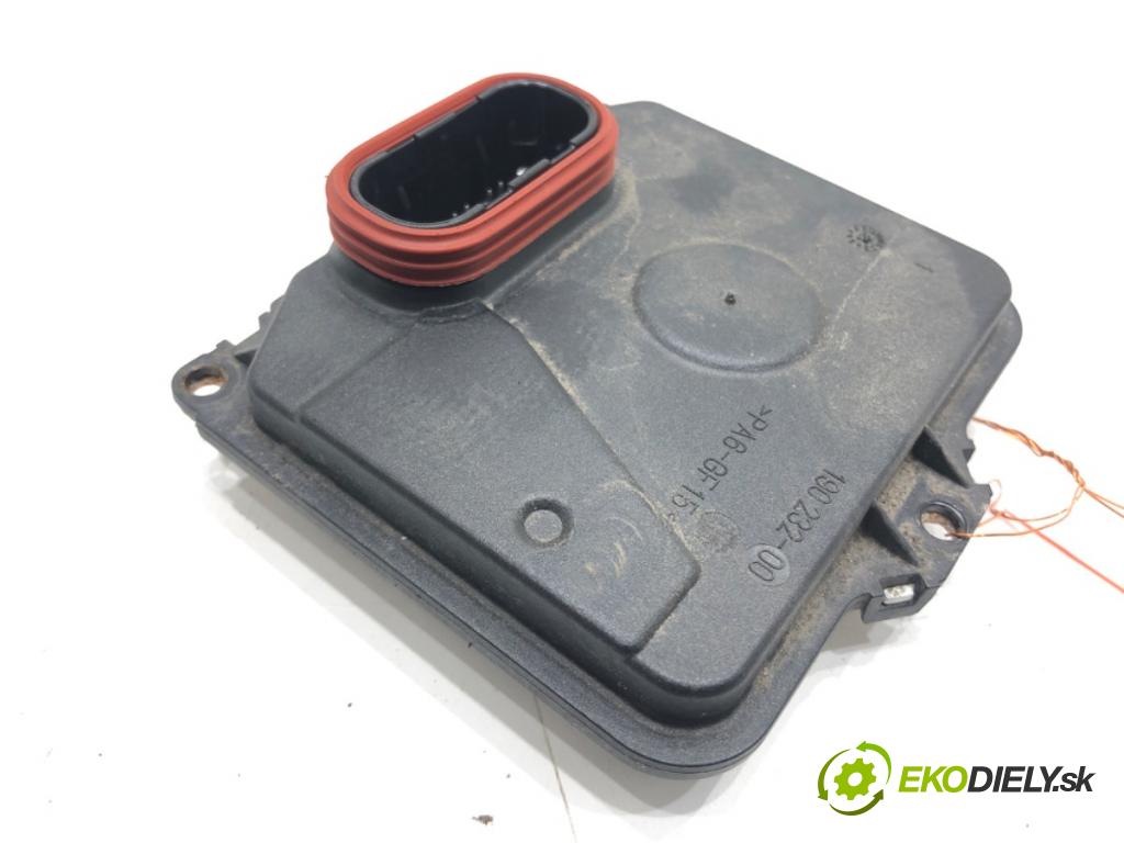 AUDI A4 Allroad B9 (8WH, 8WJ) 2016 - 2022    2.0 TFSI quattro 185 kW [252 KM] benzyna 2016 - 2022  Menič XENON 4M0907397AD (Riadiace jednotky xenónu)