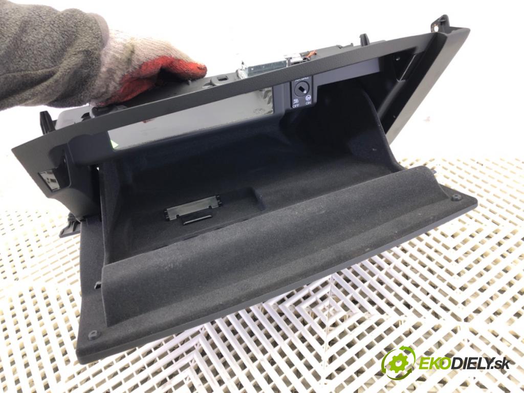 AUDI A4 Allroad B9 (8WH, 8WJ) 2016 - 2022    2.0 TFSI quattro 185 kW [252 KM] benzyna 2016 - 2022  Priehradka, kastlík spolujazdca  (Priehradky, kastlíky)