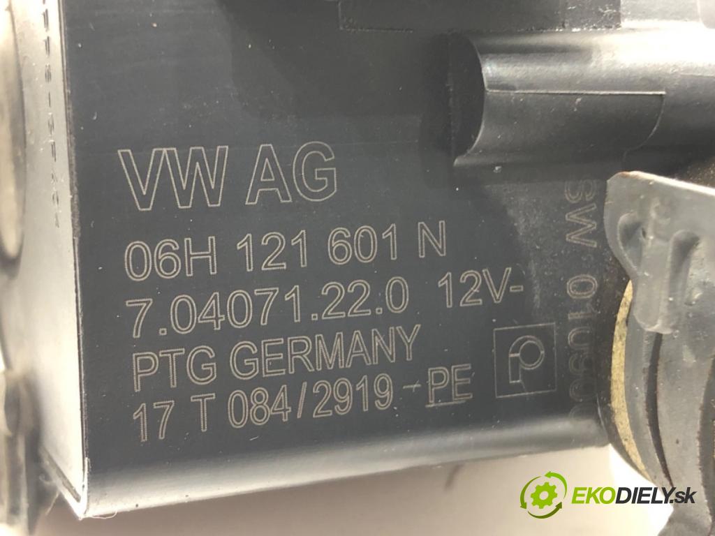 AUDI A4 Allroad B9 (8WH, 8WJ) 2016 - 2022    2.0 TFSI quattro 185 kW [252 KM] benzyna 2016 - 2022  DALŠÍ: pumpa vody 06H121601N (Vodní pumpy)