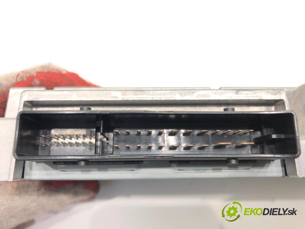 AUDI A4 Allroad B9 (8WH, 8WJ) 2016 - 2022    2.0 TFSI quattro 185 kW [252 KM] benzyna 2016 - 2022  Zosilňovač 8W0035465 (Zosilňovače)