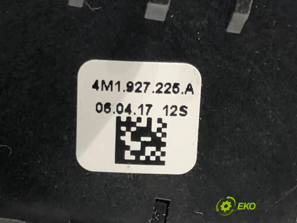 AUDI A4 Allroad B9 (8WH, 8WJ) 2016 - 2022    2.0 TFSI quattro 185 kW [252 KM] benzyna 2016 - 2022  Spínač brzdy ručnej brzdy 4M1927225A (Prepínače, spínače, tlačidlá a ovládače kúrenia)