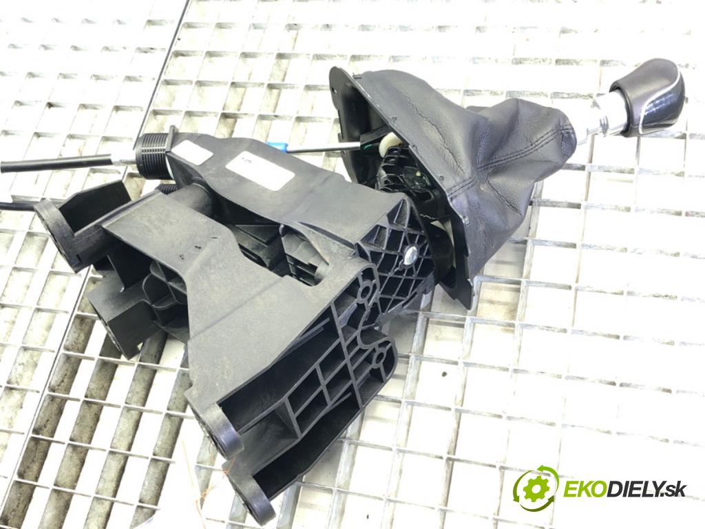 FORD ECOSPORT 2011 - 2022    1.0 EcoBoost 92 kW [125 KM] benzyna 2013 - 2022  Kulisa GN15-7C453-KC (Rýchlostné páky / kulisy)