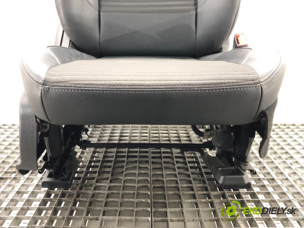 FORD ECOSPORT 2011 - 2022    1.0 EcoBoost 92 kW [125 KM] benzyna 2013 - 2022  Sedadlo pravy predný
