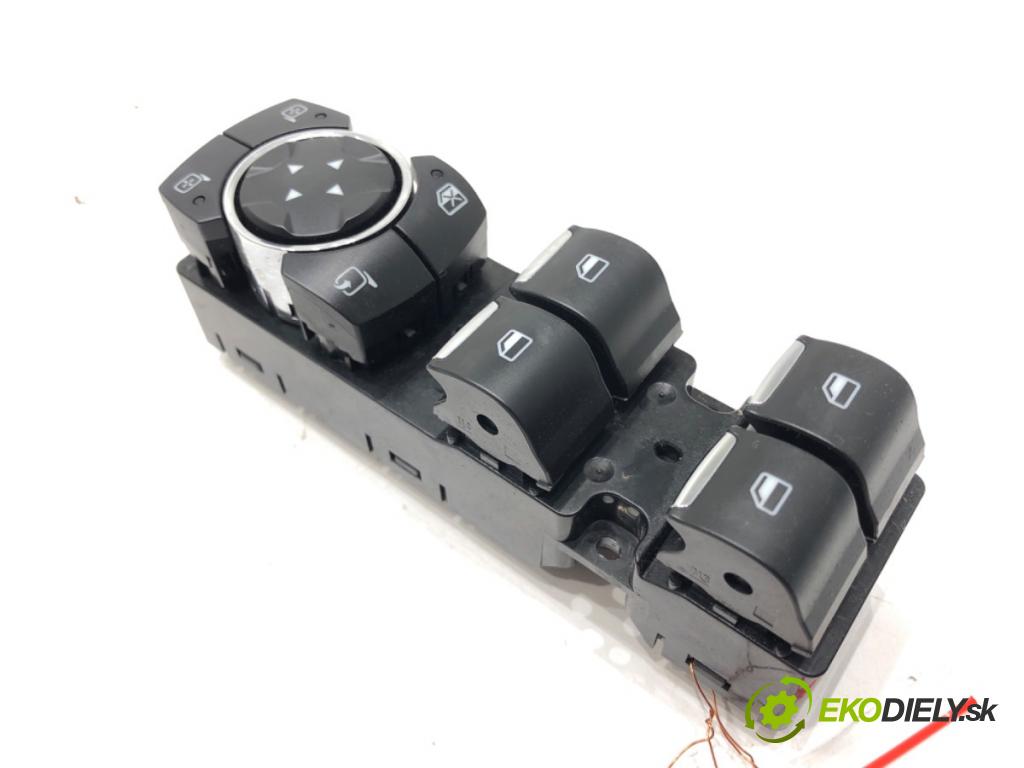 FORD ECOSPORT 2011 - 2022    1.0 EcoBoost 92 kW [125 KM] benzyna 2013 - 2022  Prepínač okien DG9T 14540-CCW (Prepínače, spínače, tlačidlá a ovládače kúrenia)