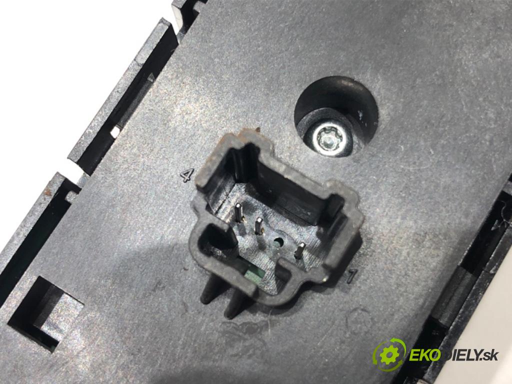 FORD ECOSPORT 2011 - 2022    1.0 EcoBoost 92 kW [125 KM] benzyna 2013 - 2022  Prepínač okien DG9T 14540-CCW (Prepínače, spínače, tlačidlá a ovládače kúrenia)