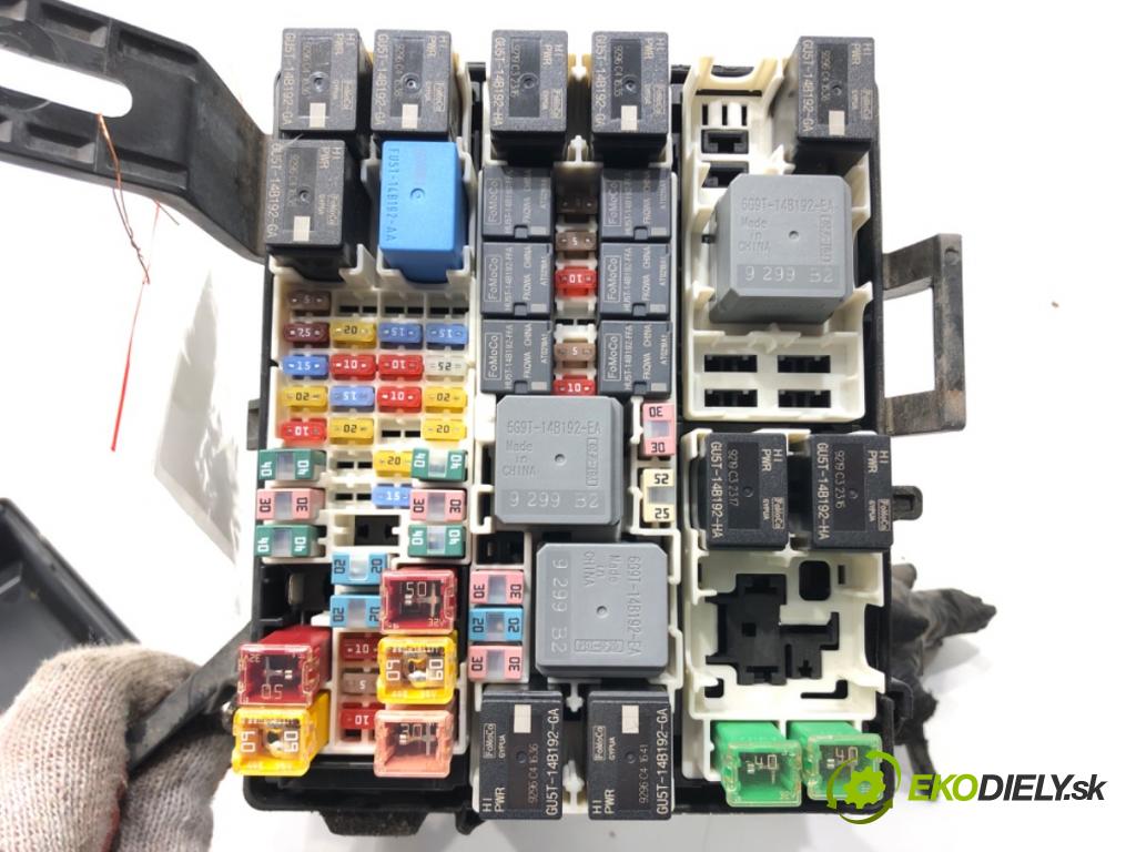 FORD ECOSPORT 2011 - 2022    1.0 EcoBoost 92 kW [125 KM] benzyna 2013 - 2022  skříňka poistková SKRZYNKA BEZPIECZNIKÓW ECOSPORT (Pojistkové skříňky)