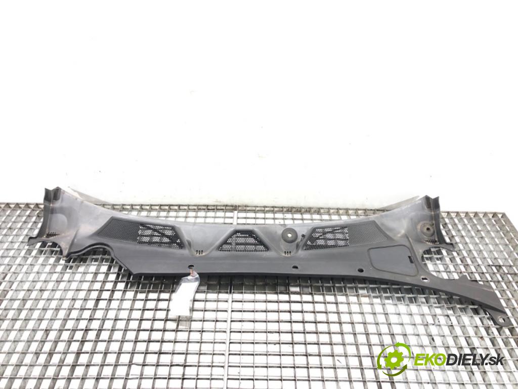 JAGUAR XJ (X351) 2009 - 2022    3.0 SDV6 202 kW [275 KM] olej napędowy 2009 - 2016  Torpédo, plast pod čelné okno AW93-F021B45-A (Torpéda)