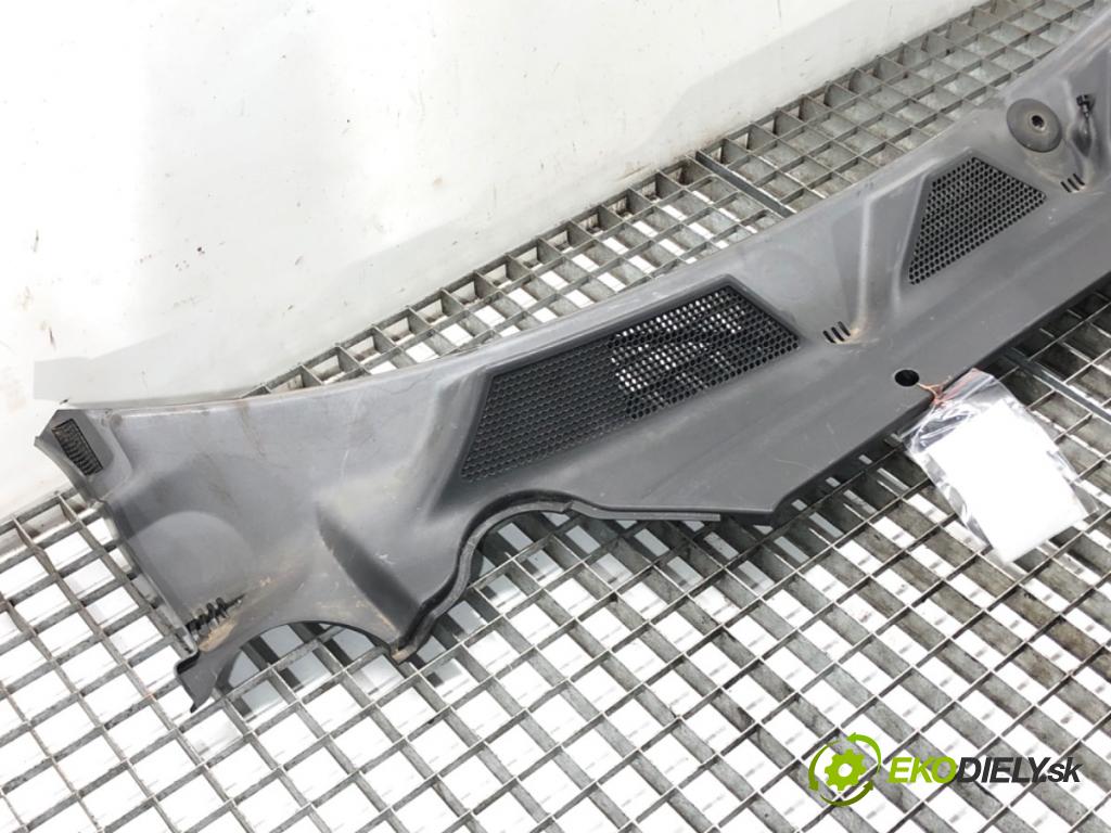 JAGUAR XJ (X351) 2009 - 2022    3.0 SDV6 202 kW [275 KM] olej napędowy 2009 - 2016  Torpédo, plast pod čelné okno AW93-F021B45-A (Torpéda)