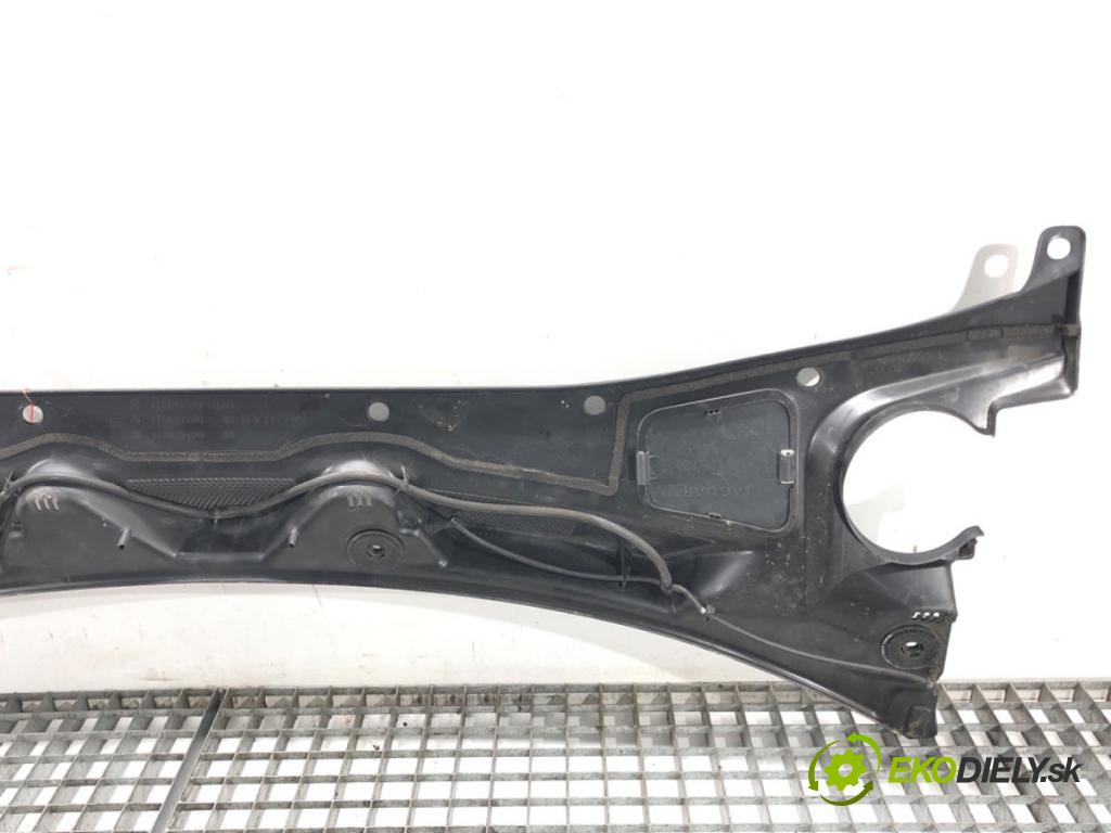 JAGUAR XJ (X351) 2009 - 2022    3.0 SDV6 202 kW [275 KM] olej napędowy 2009 - 2016  Torpédo, plast pod čelné okno AW93-F021B45-A (Torpéda)