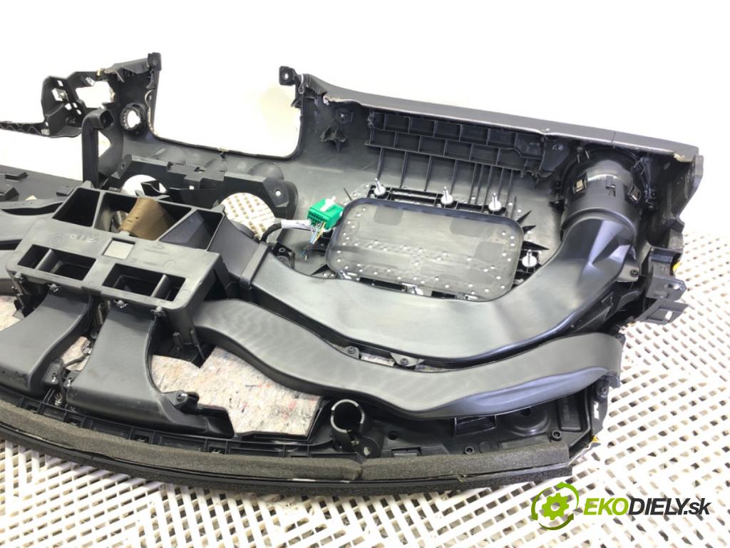 JAGUAR XJ (X351) 2009 - 2022    3.0 SDV6 202 kW [275 KM] olej napędowy 2009 - 2016  Palubná doska  (Palubné dosky)