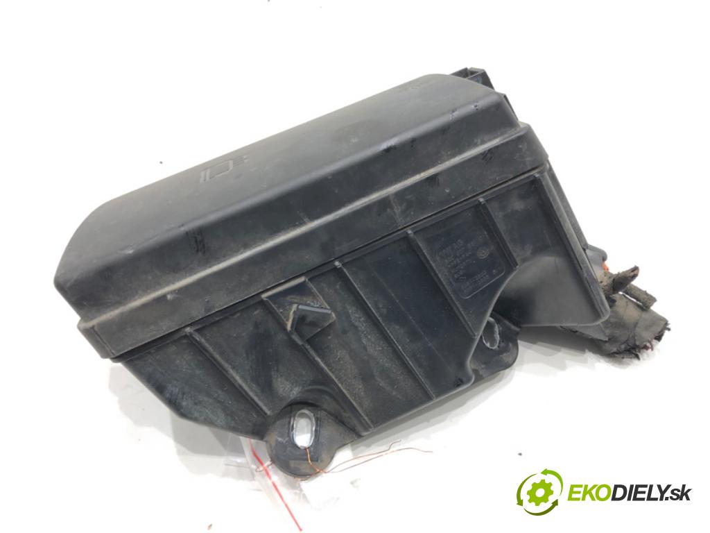 VW GOLF VII Variant (BA5, BV5) 2013 - 2022    1.6 TDI 81 kW [110 KM] olej napędowy 2013 - 2017  skříňka poistková 5Q0907361C (Pojistkové skříňky)