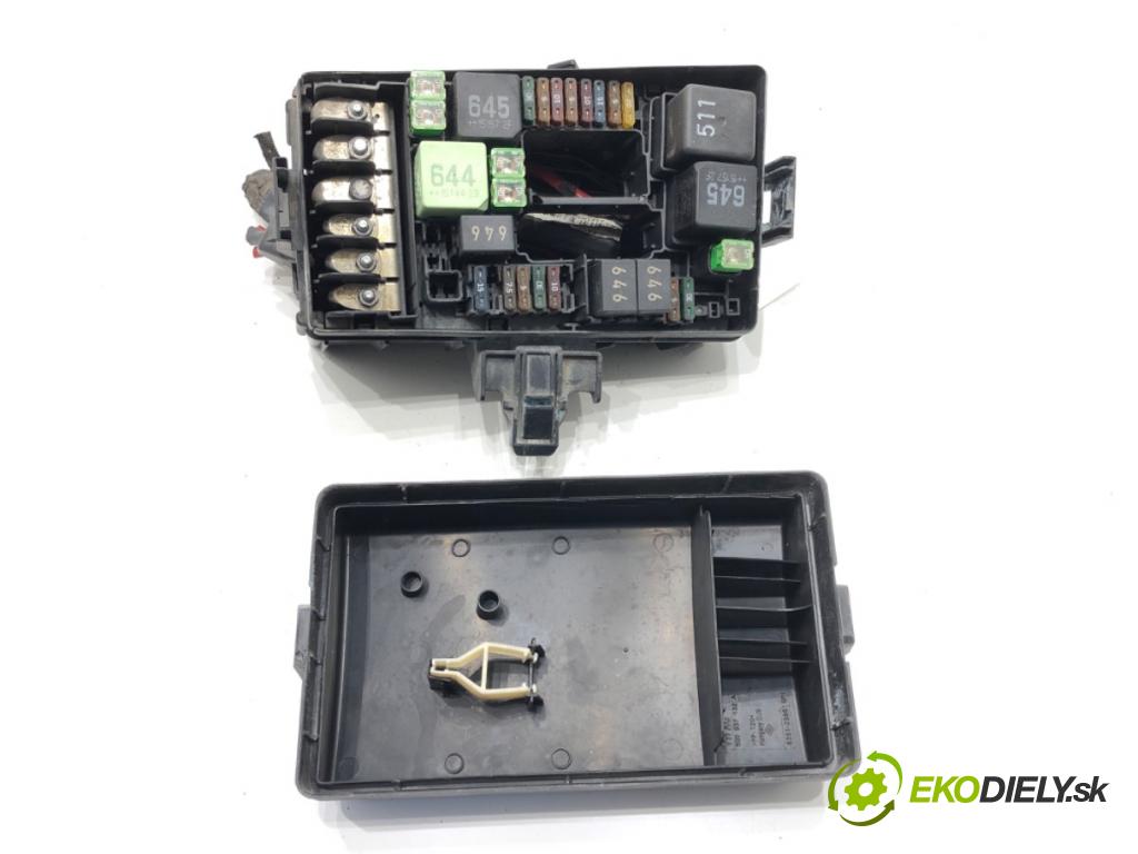 VW GOLF VII Variant (BA5, BV5) 2013 - 2022    1.6 TDI 81 kW [110 KM] olej napędowy 2013 - 2017  skříňka poistková 5Q0907361C (Pojistkové skříňky)