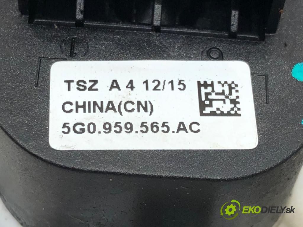 VW GOLF VII Variant (BA5, BV5) 2013 - 2022    1.6 TDI 81 kW [110 KM] olej napędowy 2013 - 2017  Prepínač nastavenia spätných zrkadiel 5G0959565AC (Prepínače, spínače, tlačidlá a ovládače kúrenia)