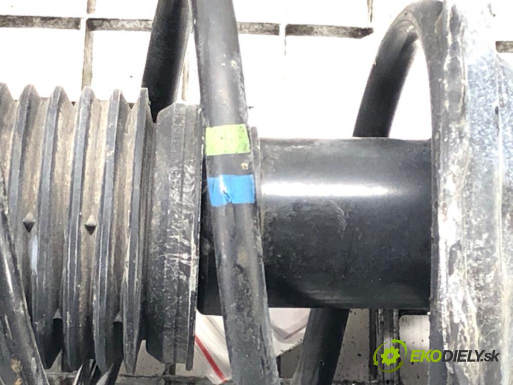 VW GOLF VII Kombi 2015 81 kW 1.6 TDI 1598 Tlmič pravy predný