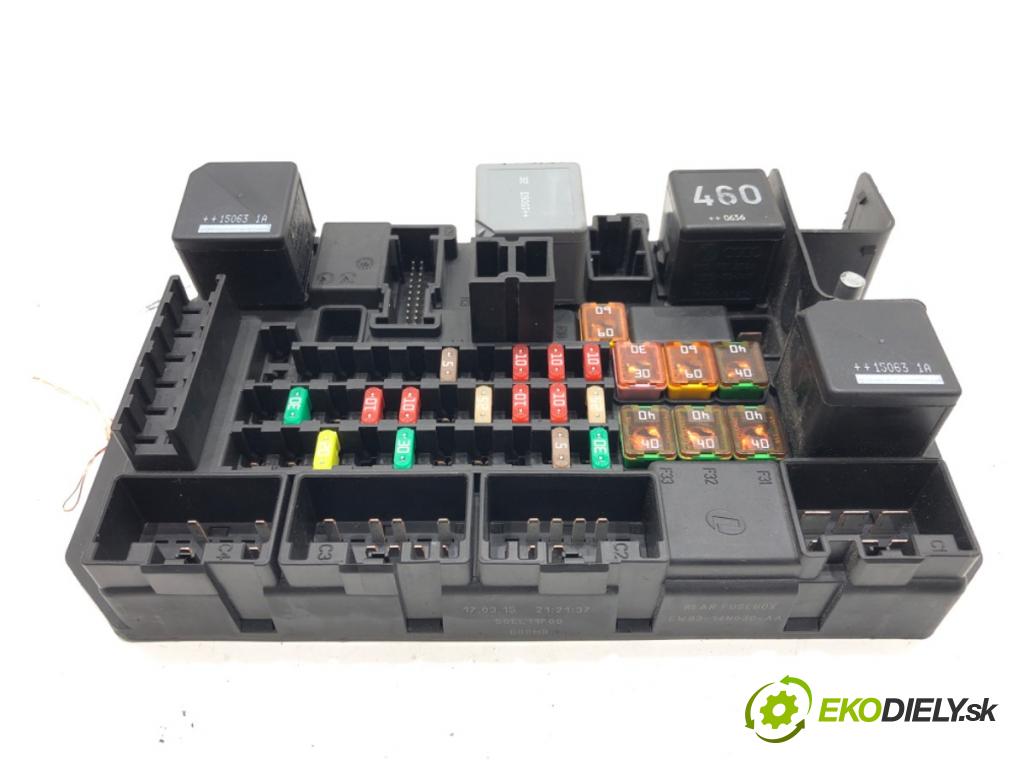 JAGUAR XJ (X351) 2009 - 2022    3.0 SDV6 202 kW [275 KM] olej napędowy 2009 - 2016  skříňka poistková EW93-14N030-AA (Pojistkové skříňky)