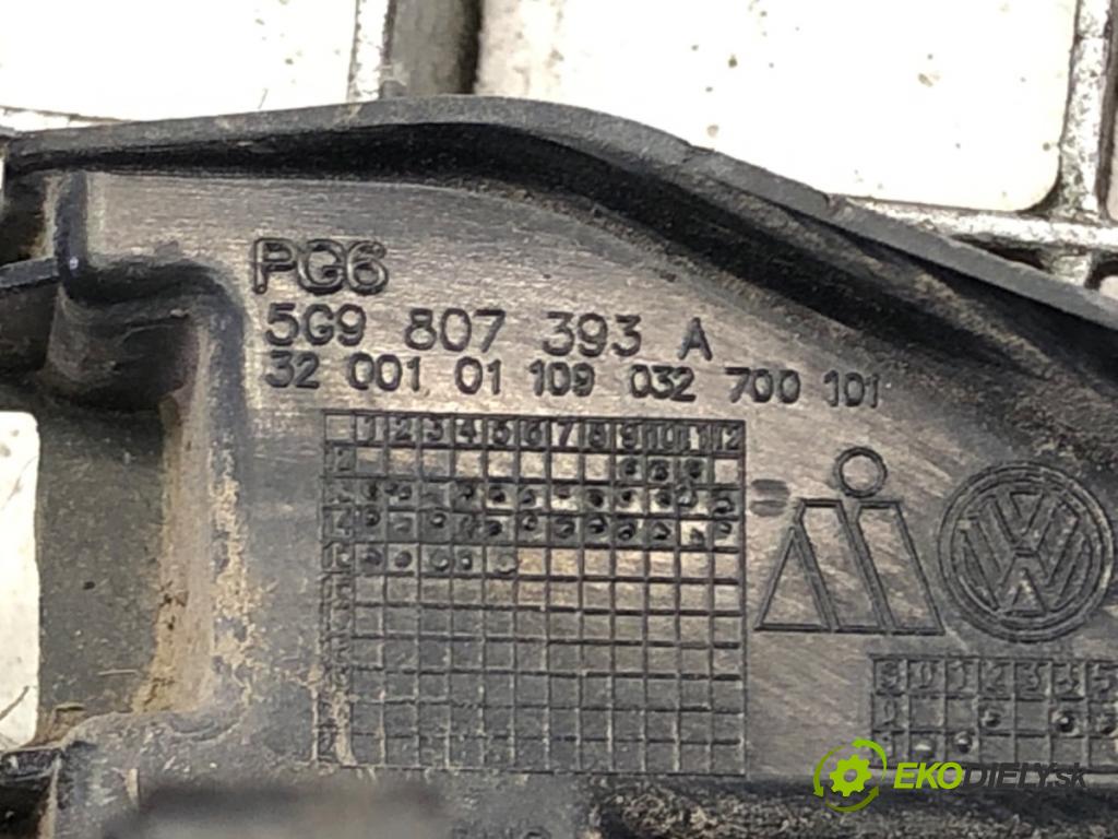 VW GOLF VII Variant (BA5, BV5) 2013 - 2022    1.6 TDI 81 kW [110 KM] olej napędowy 2013 - 2017  vsuvky nárazníka zadní část 5G9807863A