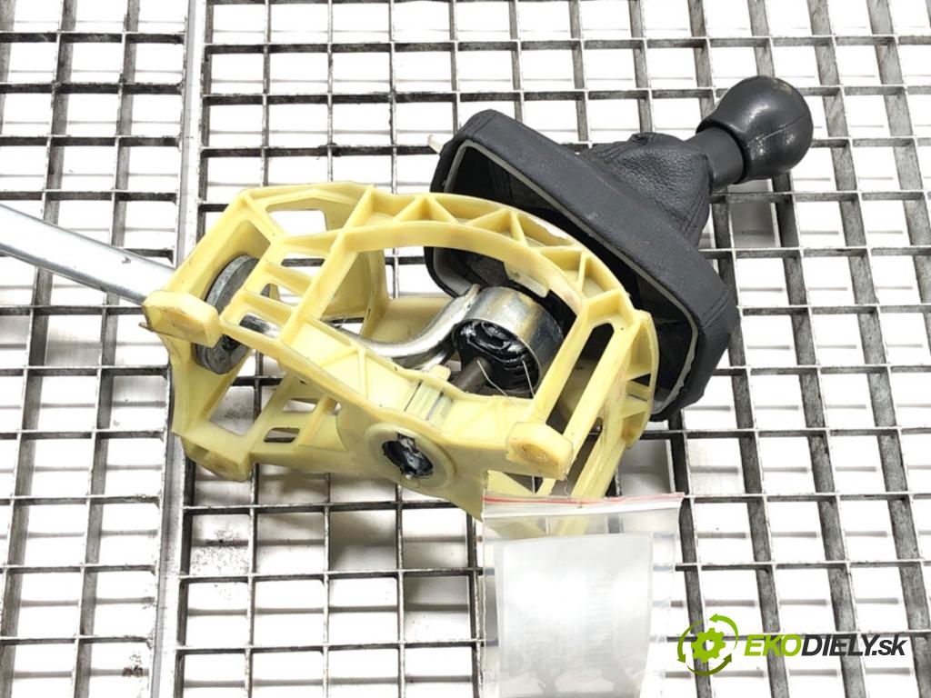 OPEL ASTRA G liftback (T98) 1998 - 2009    1.4 (F08, F48) 66 kW [90 KM] benzyna 2007 - 2009  Kulisa 8026602301 (Rýchlostné páky / kulisy)