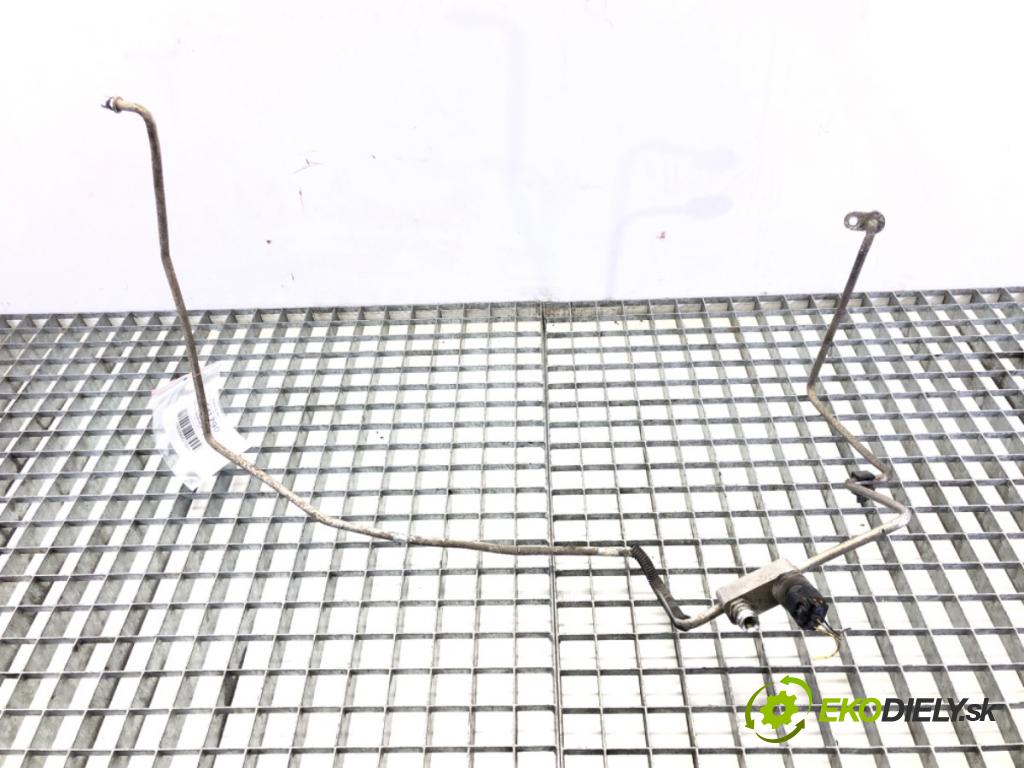 TOYOTA YARIS (_P9_) 2005 - 2014    1.0 VVT-i (KSP90_) 51 kW [69 KM] benzyna 2005 - 2011  rúrka klimatizácie  (Rúrky klimatizácie)