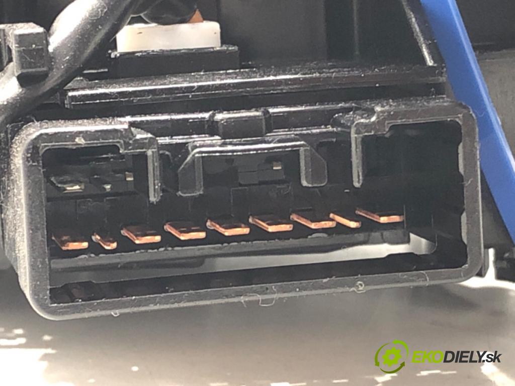 TOYOTA YARIS (_P9_) 2005 - 2014    1.0 VVT-i (KSP90_) 51 kW [69 KM] benzyna 2005 - 2011  Prepínač kombinovaný 17F143 (Prepínače, spínače, tlačidlá a ovládače kúrenia)