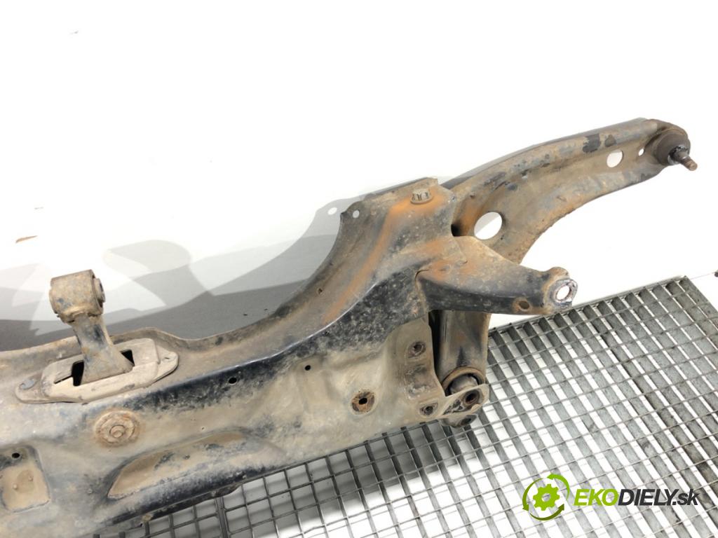 TOYOTA YARIS (_P9_) 2005 - 2014    1.0 VVT-i (KSP90_) 51 kW [69 KM] benzyna 2005 - 2011  výztuha pod motor  (Výztuhy přední)