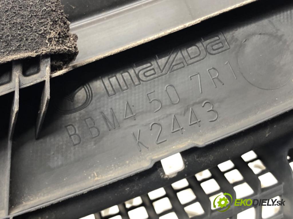 MAZDA 3 (BL) 2008 - 2014    1.6 MZR (BL14) 77 kW [105 KM] benzyna 2008 - 2014  Torpédo, plast pod čelné okno BBM4507R1 (Torpéda)