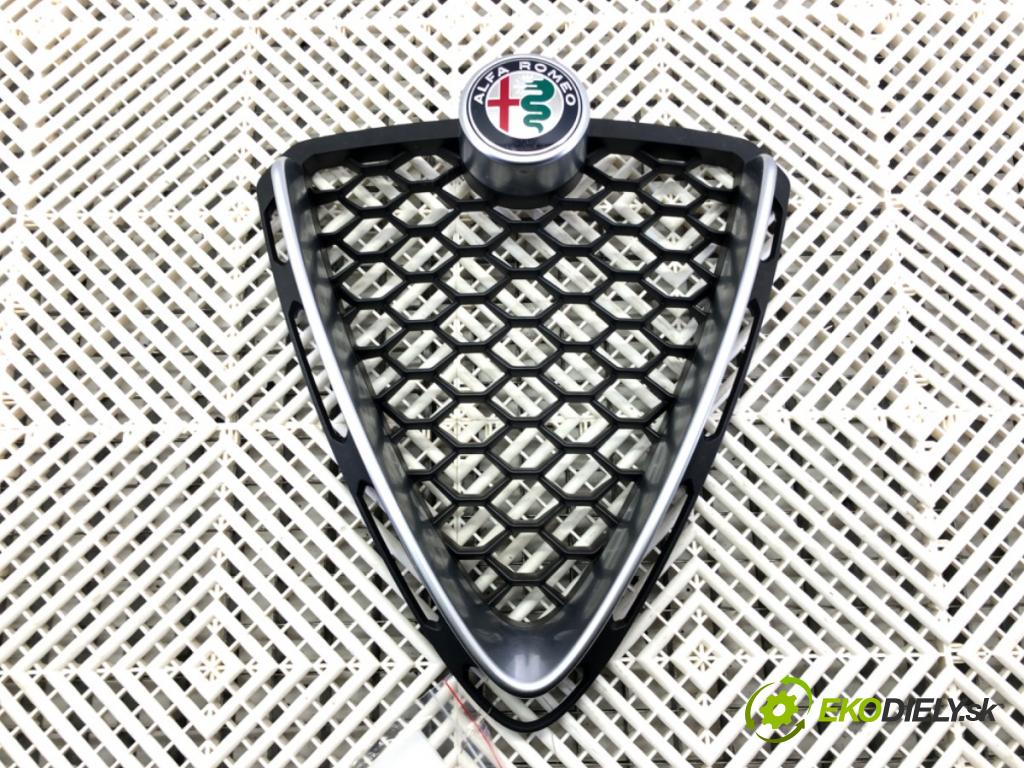 ALFA ROMEO STELVIO (949_) 2016 - 2022    2.0 (949AXA2A) 206 kW [280 KM] benzyna 2016 - 2022  mřížka maska 156108638 (Mřížky (masky) chladičů)