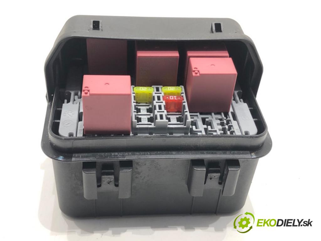 ALFA ROMEO STELVIO (949_) 2016 - 2022    2.0 (949AXA2A) 206 kW [280 KM] benzyna 2016 - 2022  skříňka poistková  (Pojistkové skříňky)