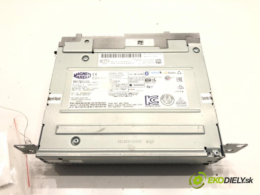 ALFA ROMEO STELVIO (949_) 2016 - 2022    2.0 (949AXA2A) 206 kW [280 KM] benzyna 2016 - 2022  RADIO Navigácia 50553589 (Audio zariadenia)