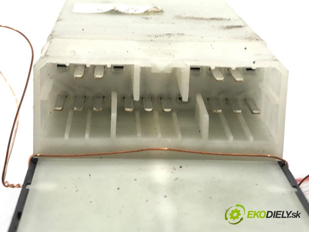 FIAT SEDICI (189_) 2006 - 2014    1.9 D Multijet 4x4 88 kW [120 KM] olej napędowy 2006 - 2011  Prepínač okien 64J20 (Prepínače, spínače, tlačidlá a ovládače kúrenia)