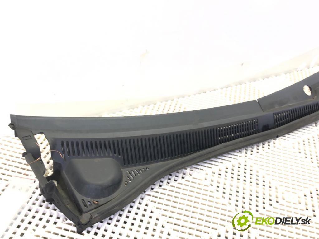 FIAT SEDICI (189_) 2006 - 2014    1.9 D Multijet 4x4 88 kW [120 KM] olej napędowy 2006 - 2011  Torpédo, plast pod čelné okno 72331-79J1R (Torpéda)