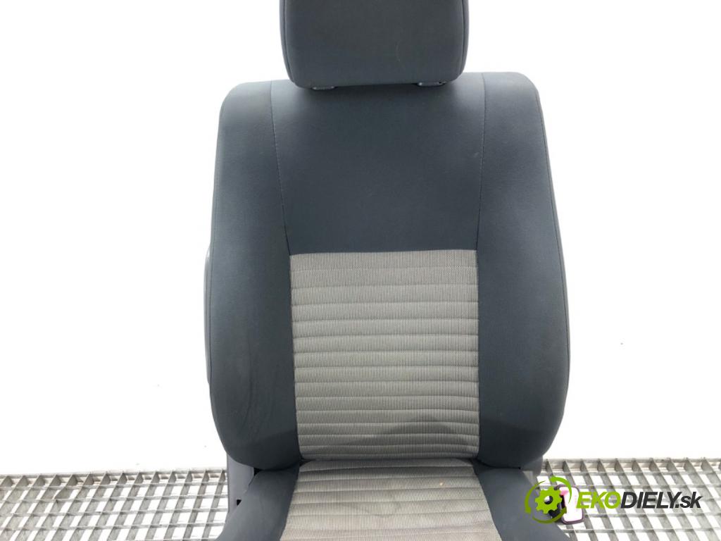 FIAT SEDICI (189_) 2006 - 2014    1.9 D Multijet 4x4 88 kW [120 KM] olej napędowy 2006 - 2011  Sedadlo pravy predný