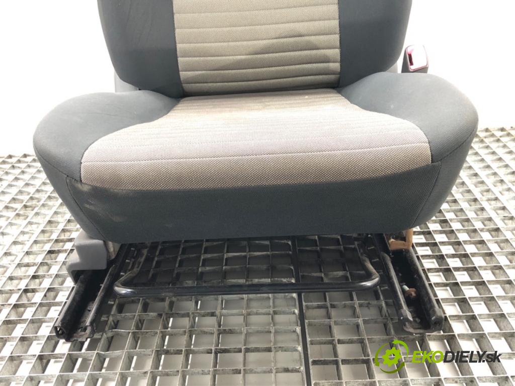 FIAT SEDICI (189_) 2006 - 2014    1.9 D Multijet 4x4 88 kW [120 KM] olej napędowy 2006 - 2011  Sedadlo pravy predný