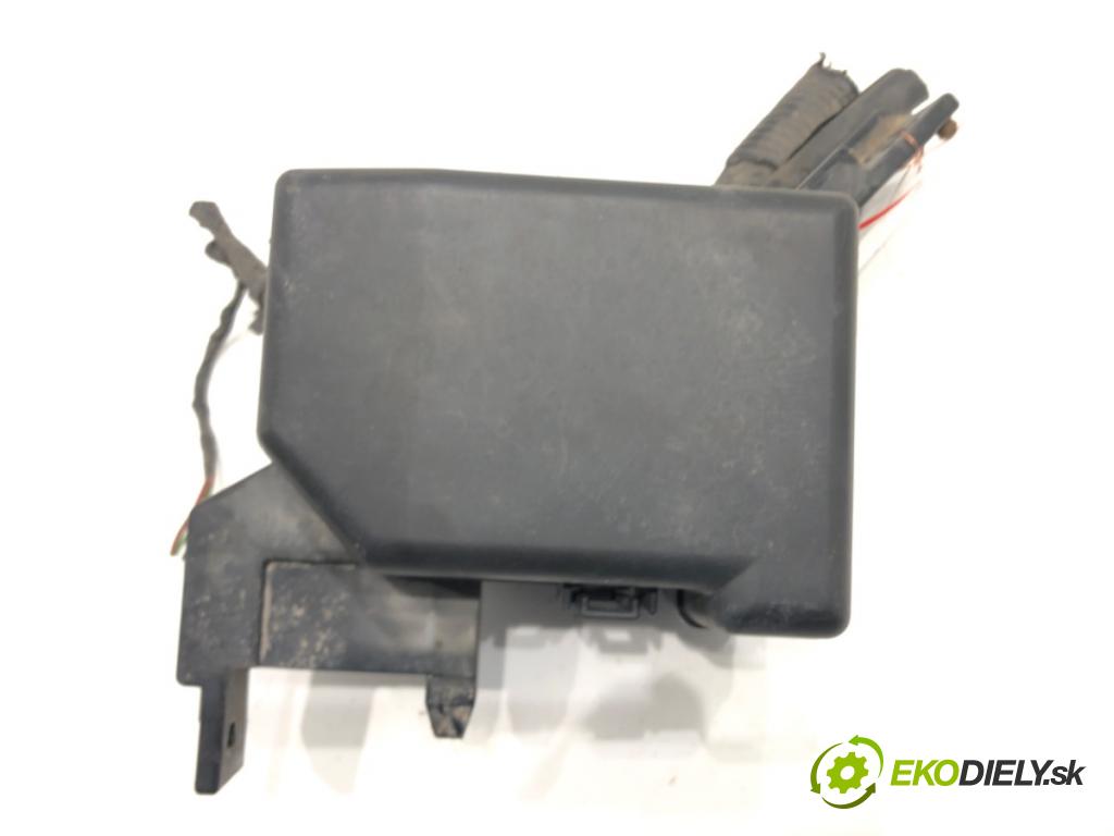 SUZUKI SX4 (EY, GY) 2006 - 2022    1.6 VVT (RW 416) 79 kW [107 KM] benzyna 2006 - 2022  skříňka poistková  (Pojistkové skříňky)